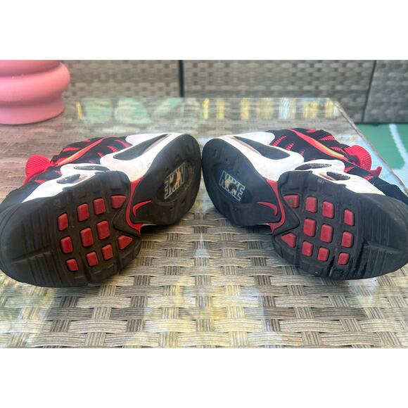 Nike Air Max NM 2012 Release – Black &  Varsity Red Youth Size 4.5 - Picture 7 of 8